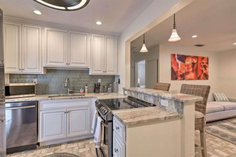 Apartment in New Smyrna Beach, Florida 2 bedrooms, 91.97 sq.m. № 1561259 - photo 8