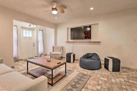 Apartment in New Smyrna Beach, Florida 2 bedrooms, 91.97 sq.m. № 1561259 - photo 3