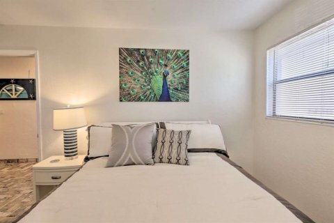 Apartment in New Smyrna Beach, Florida 2 bedrooms, 91.97 sq.m. № 1561259 - photo 9