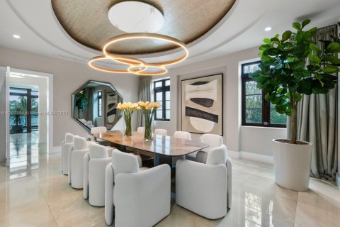 Casa en venta en Miami Beach, Florida, 8 dormitorios, 844.85 m2 № 1763374 - foto 8