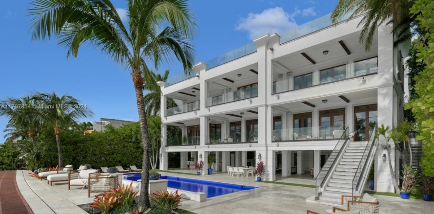 Villa ou maison à Miami Beach, Floride 8 chambres, 844.85 m2 № 1763374
