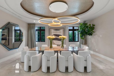 Casa en venta en Miami Beach, Florida, 8 dormitorios, 844.85 m2 № 1763374 - foto 7