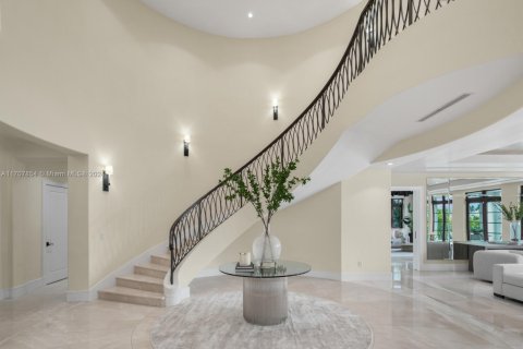 Casa en venta en Miami Beach, Florida, 8 dormitorios, 844.85 m2 № 1763374 - foto 5