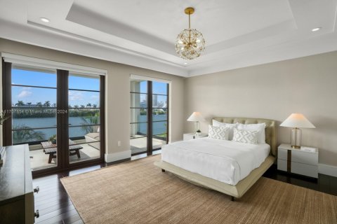 Casa en venta en Miami Beach, Florida, 8 dormitorios, 844.85 m2 № 1763374 - foto 25