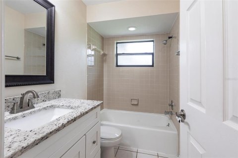 Casa en alquiler en Sarasota, Florida, 3 dormitorios, 114.08 m2 № 1915497 - foto 21