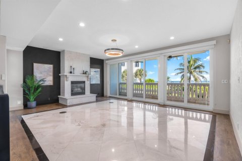 Adosado en venta en Pompano Beach, Florida, 3 dormitorios, 286.14 m2 № 2182578 - foto 3