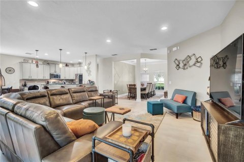 Villa ou maison à vendre à Apopka, Floride: 5 chambres, 279.45 m2 № 1907546 - photo 10