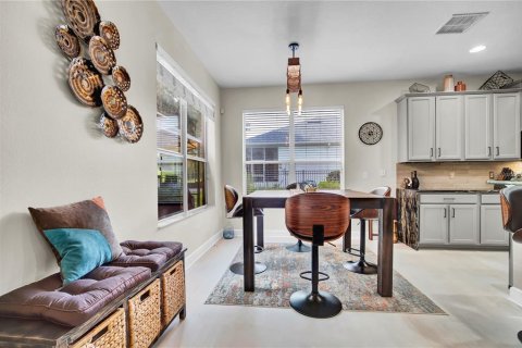 Villa ou maison à vendre à Apopka, Floride: 5 chambres, 279.45 m2 № 1907546 - photo 12