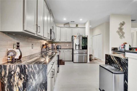 Villa ou maison à vendre à Apopka, Floride: 5 chambres, 279.45 m2 № 1907546 - photo 15