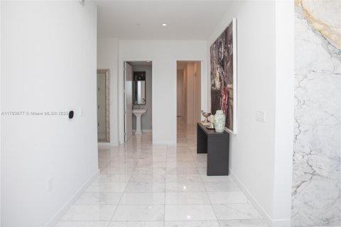 Copropriété à louer à Miami, Floride: 4 chambres, 237.64 m2 № 1862240 - photo 5
