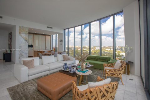 Copropriété à louer à Miami, Floride: 4 chambres, 237.64 m2 № 1862240 - photo 4
