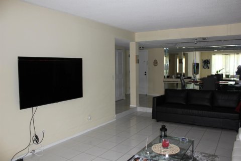 Copropriété à louer à Lauderhill, Floride: 2 chambres, 106.84 m2 № 2279044 - photo 6