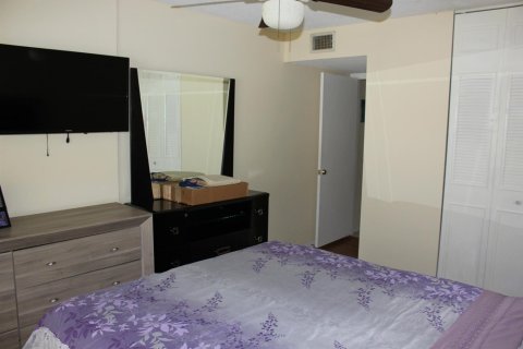 Copropriété à louer à Lauderhill, Floride: 2 chambres, 106.84 m2 № 2279044 - photo 12
