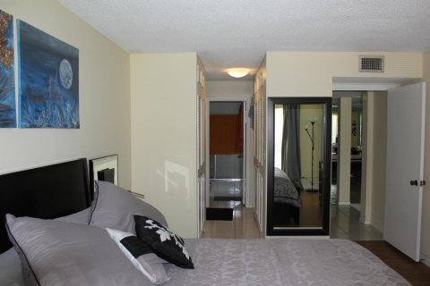 Copropriété à louer à Lauderhill, Floride: 2 chambres, 106.84 m2 № 2279044 - photo 8