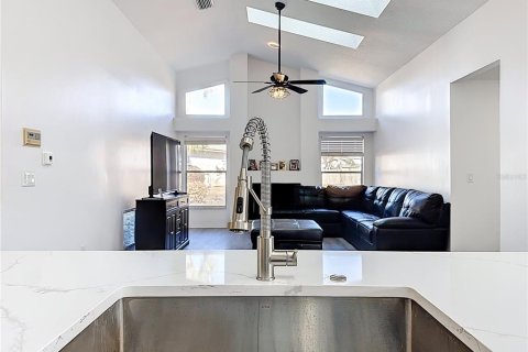 Casa en venta en Orlando, Florida, 4 dormitorios, 210.24 m2 № 2106068 - foto 23