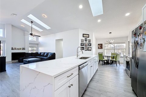Casa en venta en Orlando, Florida, 4 dormitorios, 210.24 m2 № 2106068 - foto 21