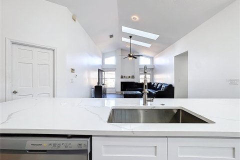 Casa en venta en Orlando, Florida, 4 dormitorios, 210.24 m2 № 2106068 - foto 22