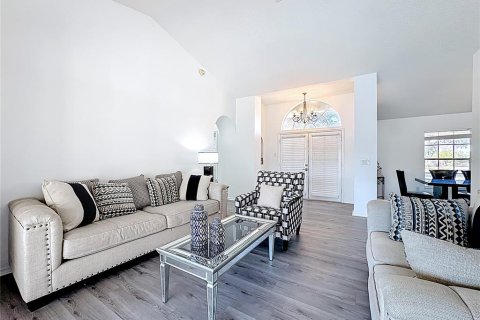 Casa en venta en Orlando, Florida, 4 dormitorios, 210.24 m2 № 2106068 - foto 13