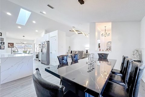Casa en venta en Orlando, Florida, 4 dormitorios, 210.24 m2 № 2106068 - foto 17