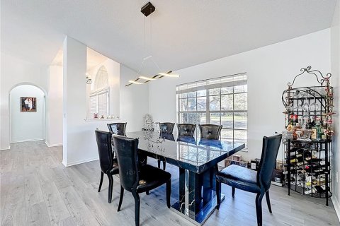 Casa en venta en Orlando, Florida, 4 dormitorios, 210.24 m2 № 2106068 - foto 18