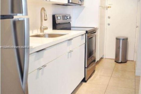 Condo in Miami Beach, Florida  № 1961063 - photo 7