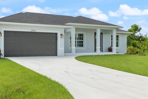 House in Port Charlotte, Florida 3 bedrooms, 148.83 sq.m. № 1562500 - photo 27