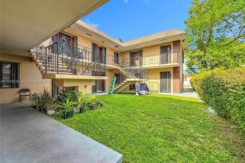 Apartamento en alquiler en North Miami Beach, Florida, 1 dormitorio, 654.12 m2 № 1991049 - foto 3