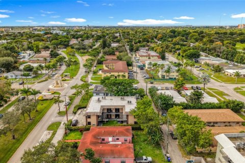 Apartamento en alquiler en North Miami Beach, Florida, 1 dormitorio, 654.12 m2 № 1991049 - foto 7