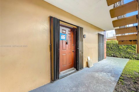 Apartamento en alquiler en North Miami Beach, Florida, 1 dormitorio, 654.12 m2 № 1991049 - foto 13