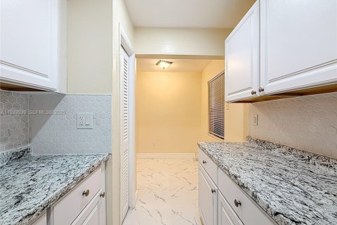 Apartamento en alquiler en North Miami Beach, Florida, 1 dormitorio, 654.12 m2 № 1991049 - foto 23