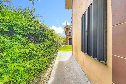 Apartamento en alquiler en North Miami Beach, Florida, 1 dormitorio, 654.12 m2 № 1991049 - foto 30