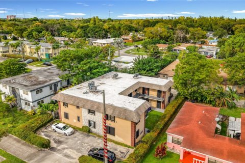 Apartamento en alquiler en North Miami Beach, Florida, 1 dormitorio, 654.12 m2 № 1991049 - foto 10