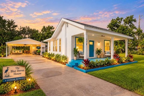 House in Tarpon Springs, Florida 2 bedrooms, 96.25 sq.m. № 2351465