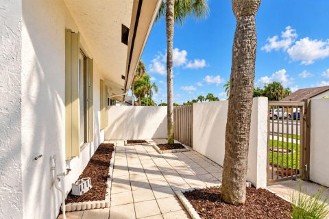Touwnhouse à louer à Delray Beach, Floride: 2 chambres, 155.05 m2 № 2402013 - photo 7