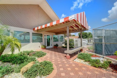 Touwnhouse à louer à Delray Beach, Floride: 2 chambres, 155.05 m2 № 2402013 - photo 4