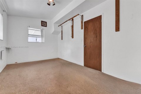 House in Davie, Florida 2 bedrooms, 85.19 sq.m. № 1708403 - photo 25