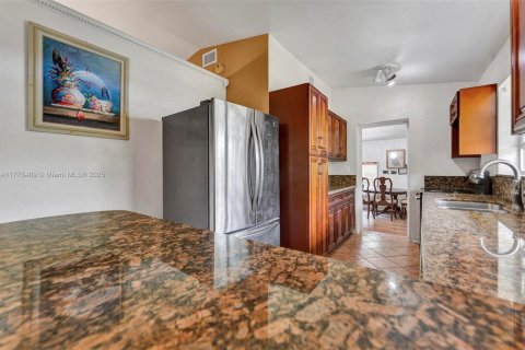House in Davie, Florida 2 bedrooms, 85.19 sq.m. № 1708403 - photo 11