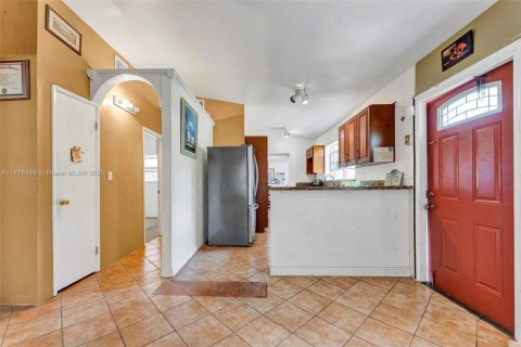 House in Davie, Florida 2 bedrooms, 85.19 sq.m. № 1708403 - photo 9