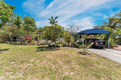 House in Davie, Florida 2 bedrooms, 85.19 sq.m. № 1708403 - photo 7