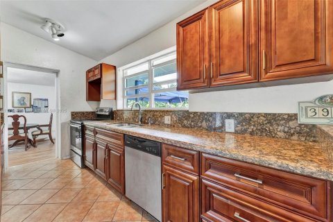 House in Davie, Florida 2 bedrooms, 85.19 sq.m. № 1708403 - photo 10
