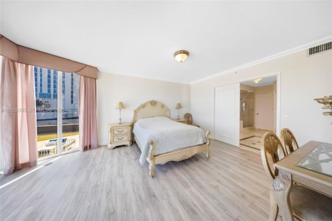 Condo in Sunny Isles Beach, Florida, 3 bedrooms  № 1987755 - photo 6