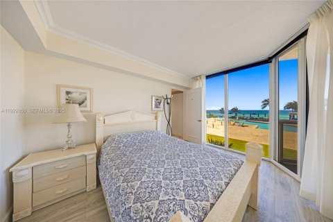 Condo in Sunny Isles Beach, Florida, 3 bedrooms  № 1987755 - photo 13