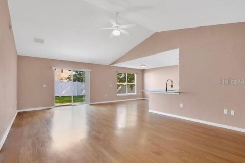 House in Kissimmee, Florida 4 bedrooms, 149.76 sq.m. № 2120351 - photo 5