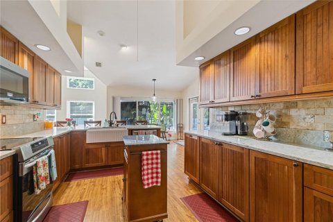 House in Homosassa, Florida 4 bedrooms, 281.31 sq.m. № 1757562 - photo 9