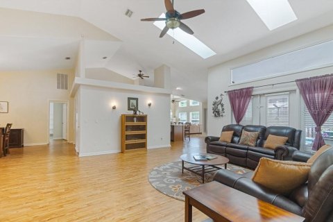 House in Homosassa, Florida 4 bedrooms, 281.31 sq.m. № 1757562 - photo 20