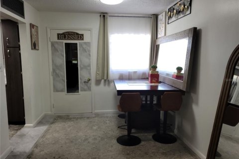 Condo in New Port Richey, Florida, 1 bedroom  № 1827214 - photo 8