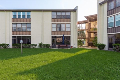 Condo in New Port Richey, Florida, 1 bedroom  № 1827214 - photo 30