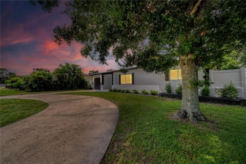Villa ou maison à vendre à Kenneth City, Floride: 3 chambres, 109.16 m2 № 1919094 - photo 5