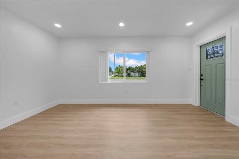 Villa ou maison à vendre à Kenneth City, Floride: 3 chambres, 109.16 m2 № 1919094 - photo 10