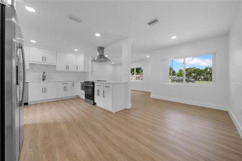 Villa ou maison à vendre à Kenneth City, Floride: 3 chambres, 109.16 m2 № 1919094 - photo 13